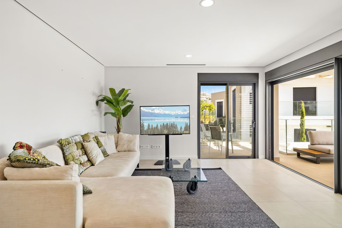 2 Bed Apartment for sale in Selwo Costa Del Sol, Málaga, Spain