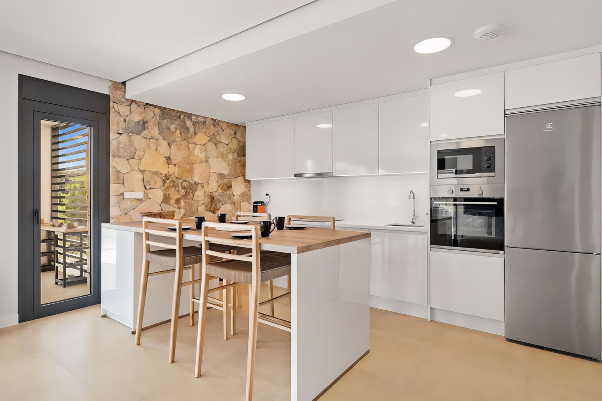 2 Bed Apartment for sale in Selwo Costa Del Sol, Málaga, Spain