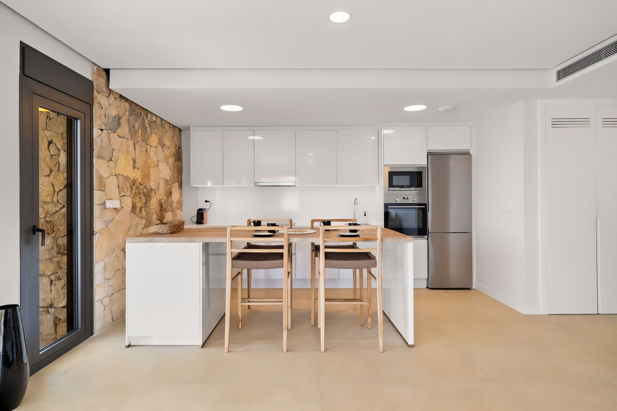 2 Bed Apartment for sale in Selwo Costa Del Sol, Málaga, Spain