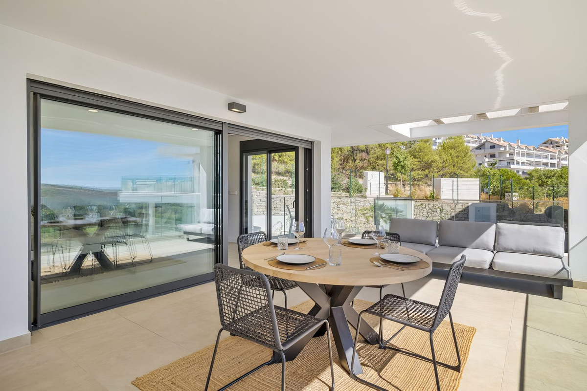 2 Bed Apartment for sale in Selwo Costa Del Sol, Málaga, Spain