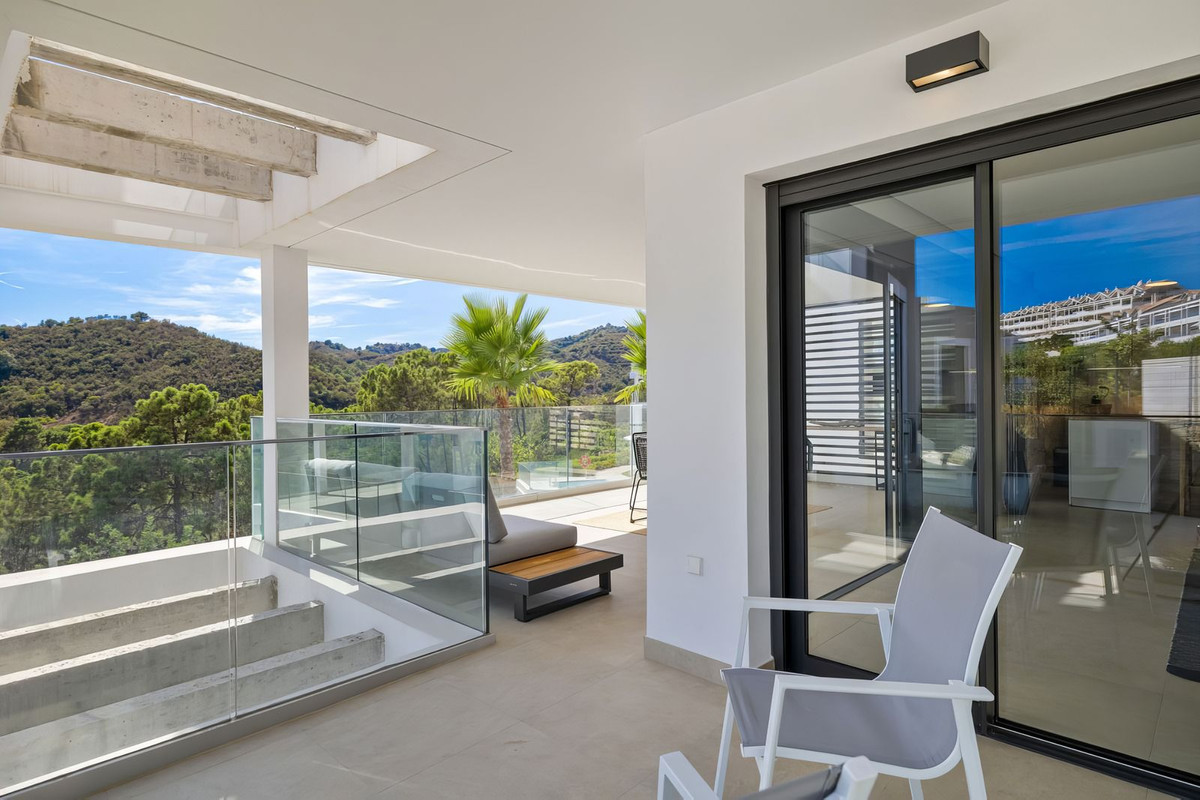 2 Bed Apartment for sale in Selwo Costa Del Sol, Málaga, Spain