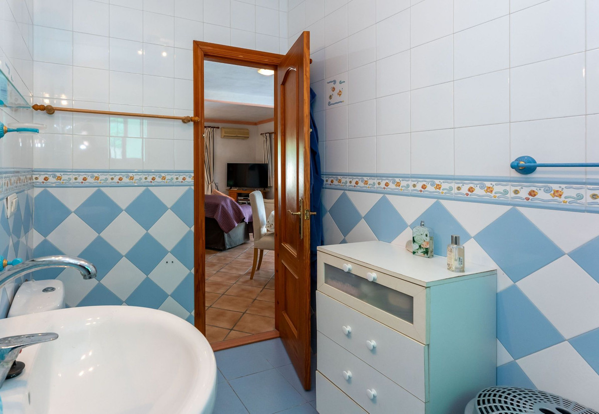 3 Bed Townhouse for sale in Coín Costa Del Sol, Málaga, Spain