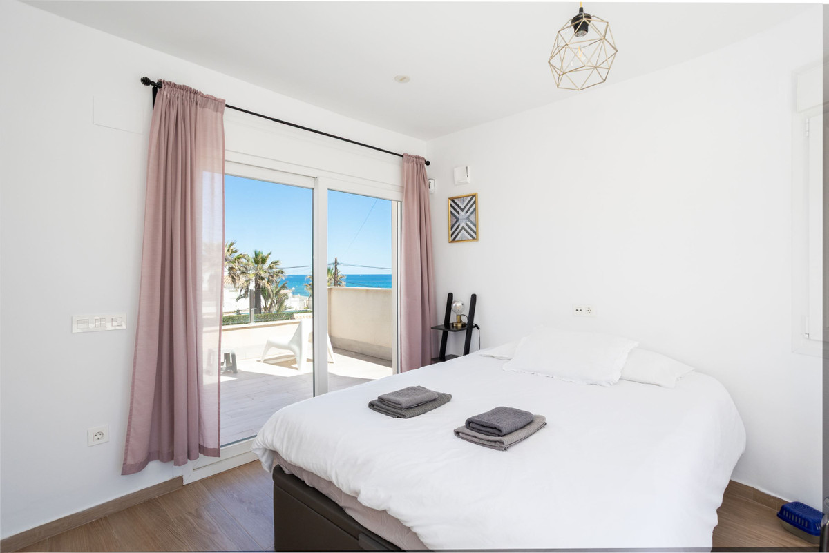 3 Bed Townhouse for sale in Playa Flamenca Costa Blanca, Alicante, Spain