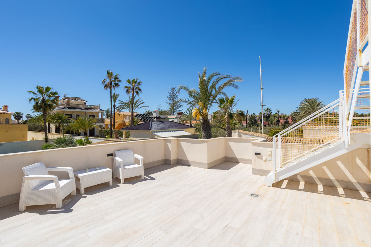 3 Bed Townhouse for sale in Playa Flamenca Costa Blanca, Alicante, Spain