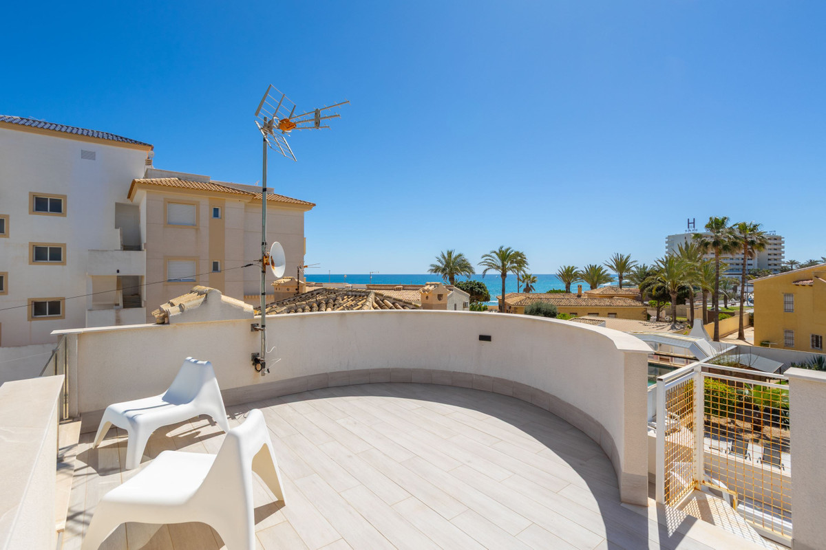 3 Bed Townhouse for sale in Playa Flamenca Costa Blanca, Alicante, Spain