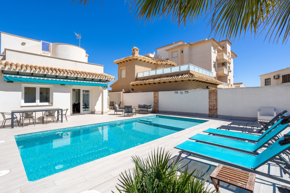 3 Bed Townhouse for sale in Playa Flamenca Costa Blanca, Alicante, Spain