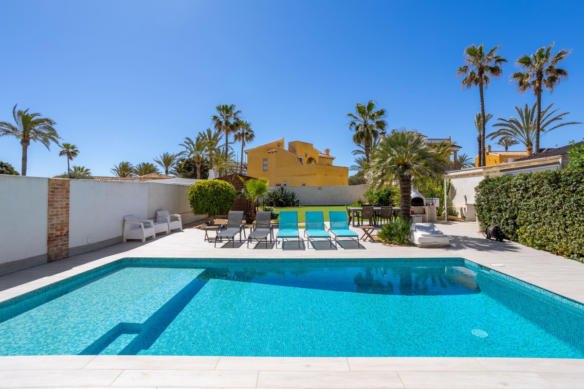3 Bed Townhouse for sale in Playa Flamenca Costa Blanca, Alicante, Spain