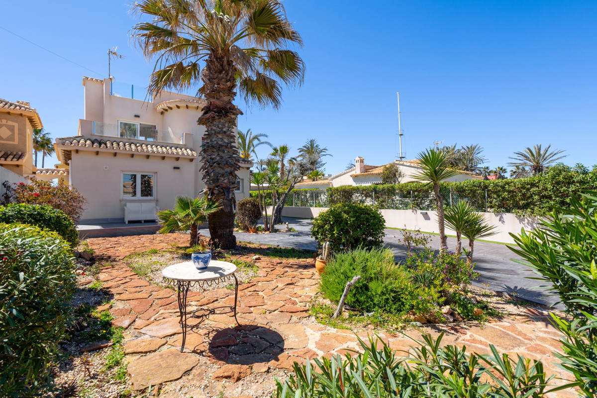 3 Bed Townhouse for sale in Playa Flamenca Costa Blanca, Alicante, Spain