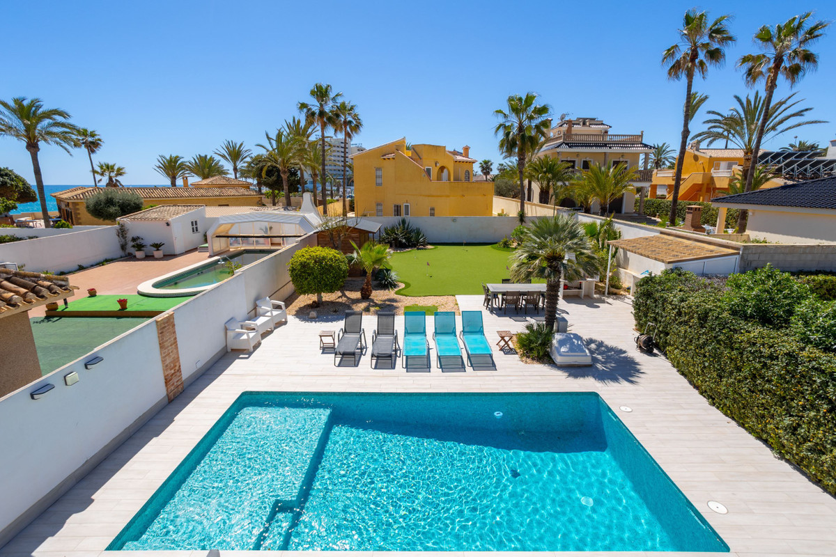 3 Bed Townhouse for sale in Playa Flamenca Costa Blanca, Alicante, Spain