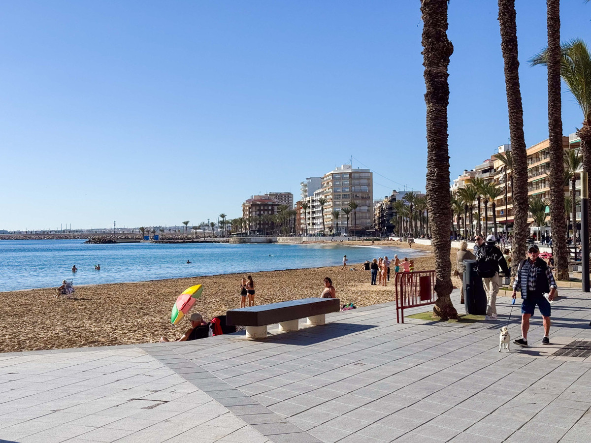 Se vende Apartamento Planta Baja de 3 dormitorios en Costa Blanca, Alicante, España