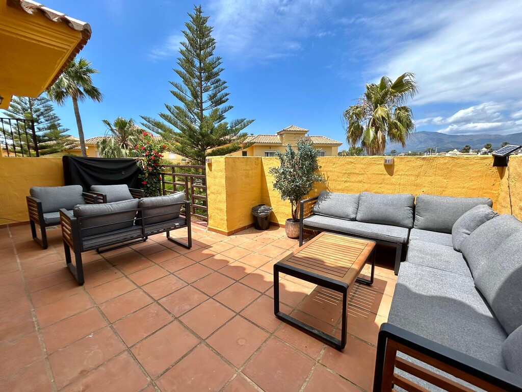 Se vende Pareada de 4 dormitorios en Costa Del Sol, Málaga, España
