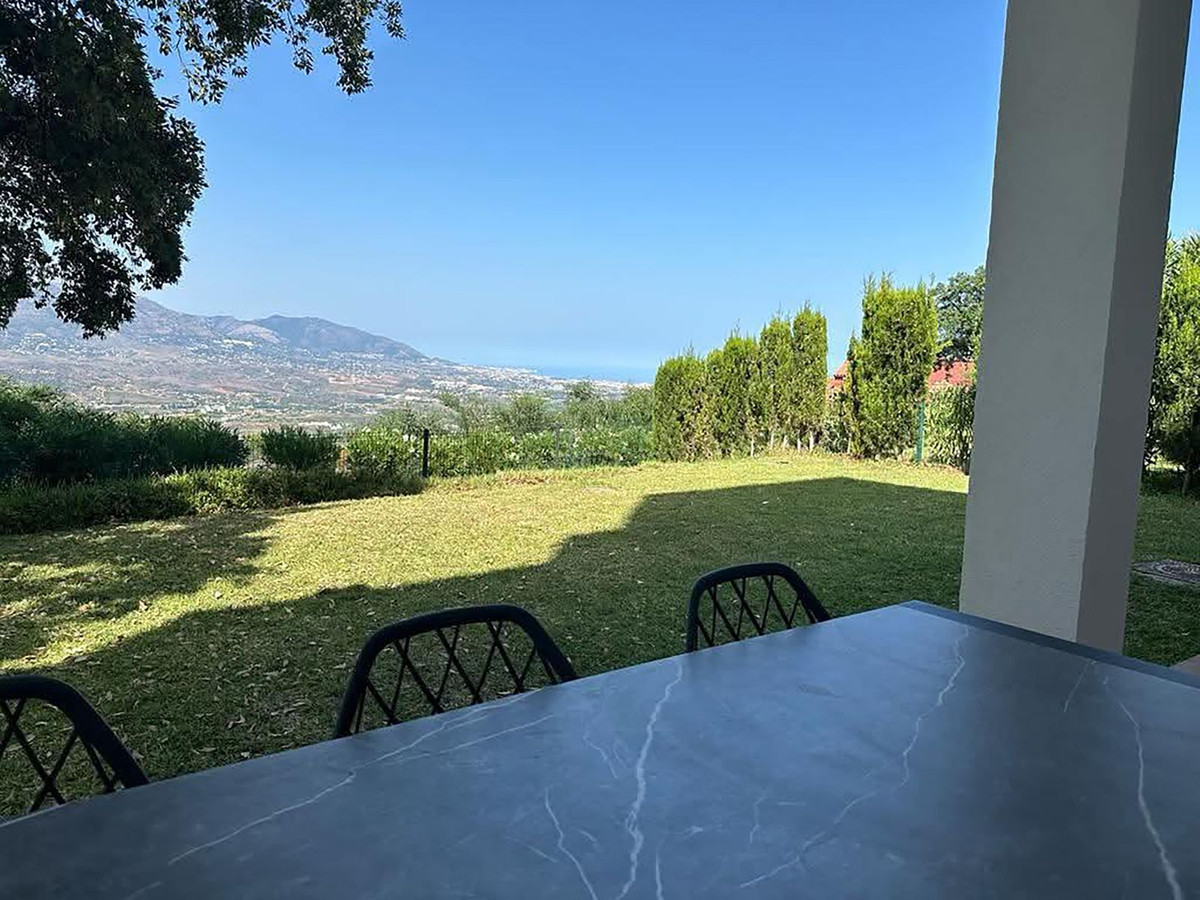 2 Bed Apartment for sale in La Mairena Costa Del Sol, Málaga, Spain