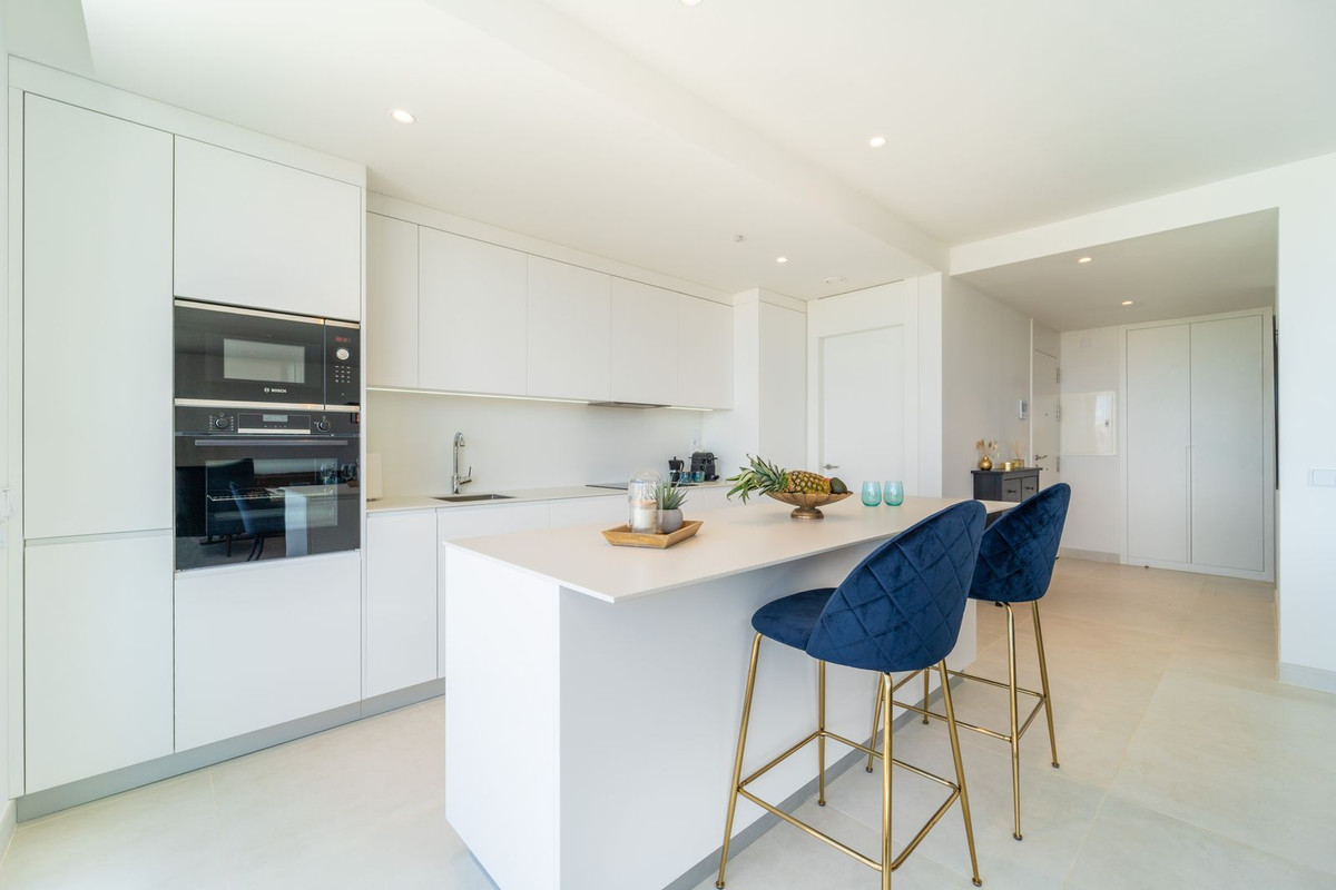 2 Bed Apartment for sale in Fuengirola Costa Del Sol, Málaga, Spain