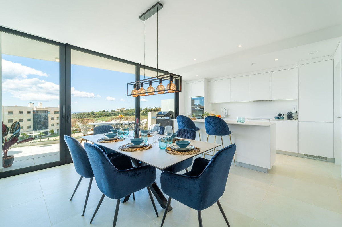 2 Bed Apartment for sale in Fuengirola Costa Del Sol, Málaga, Spain