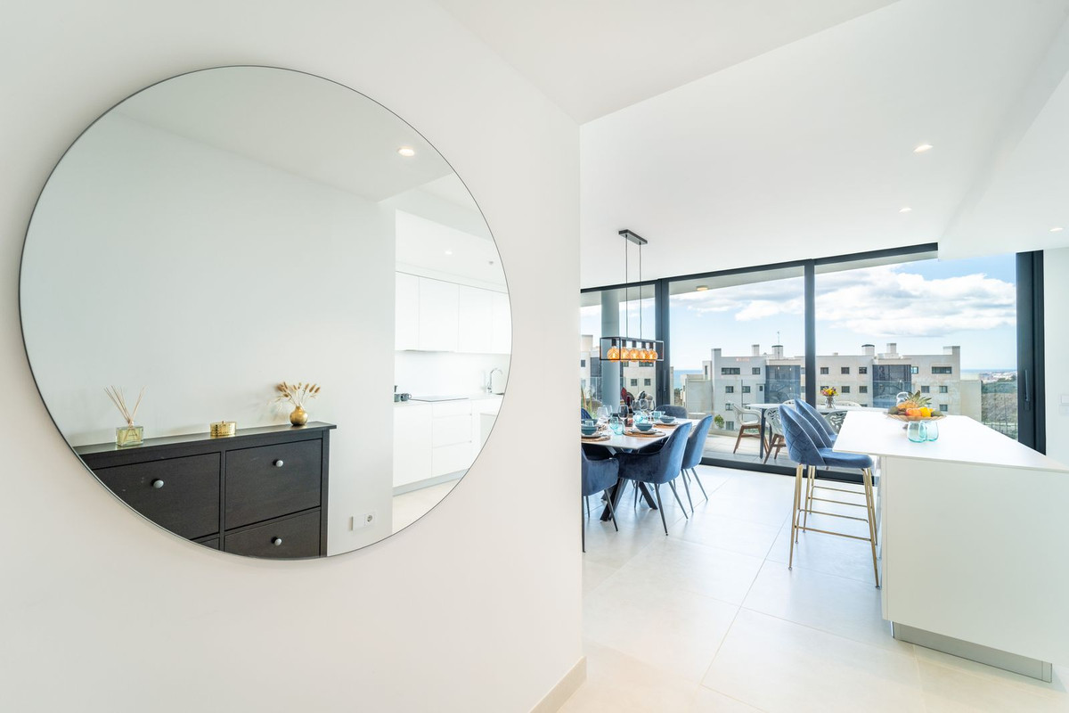 2 Bed Apartment for sale in Fuengirola Costa Del Sol, Málaga, Spain