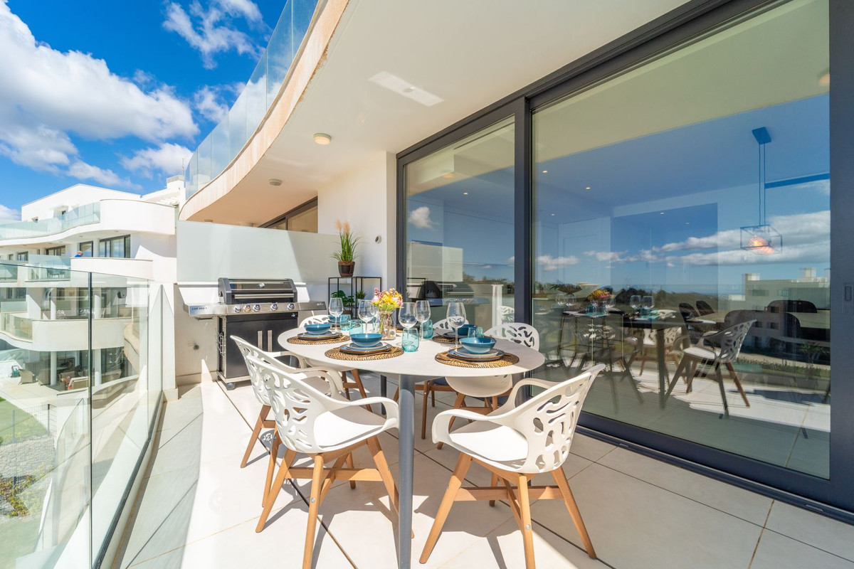 2 Bed Apartment for sale in Fuengirola Costa Del Sol, Málaga, Spain