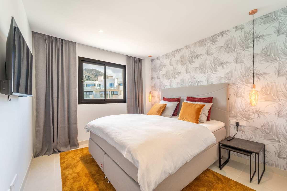 2 Bed Apartment for sale in Fuengirola Costa Del Sol, Málaga, Spain