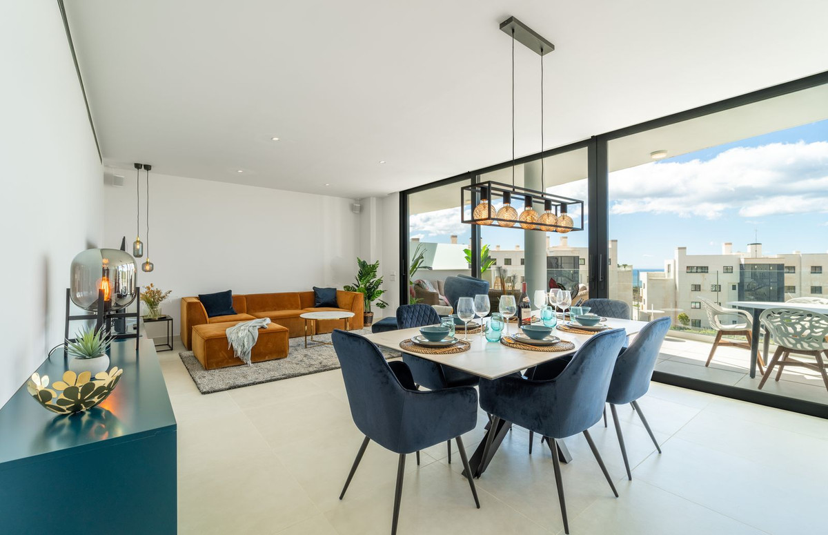 2 Bed Apartment for sale in Fuengirola Costa Del Sol, Málaga, Spain