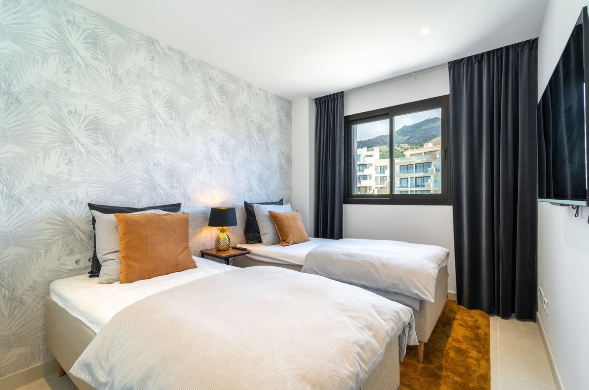2 Bed Apartment for sale in Fuengirola Costa Del Sol, Málaga, Spain
