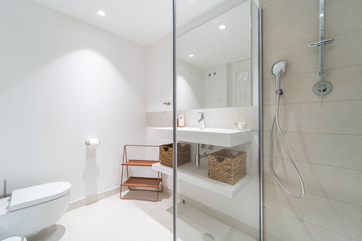 2 Bed Apartment for sale in Fuengirola Costa Del Sol, Málaga, Spain