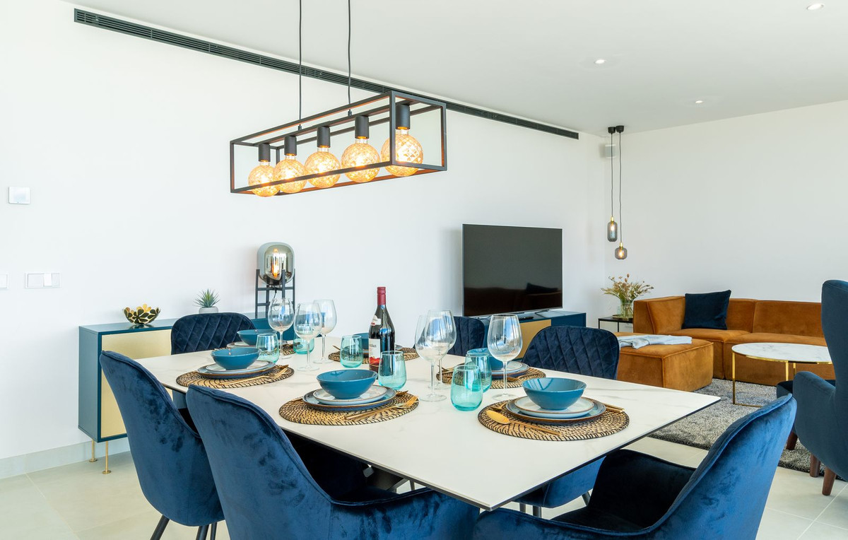 2 Bed Apartment for sale in Fuengirola Costa Del Sol, Málaga, Spain