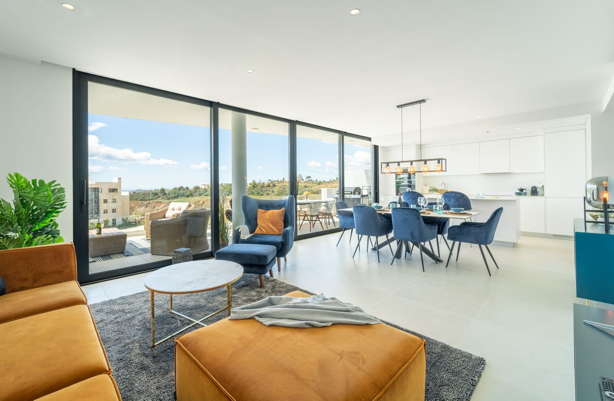 2 Bed Apartment for sale in Fuengirola Costa Del Sol, Málaga, Spain