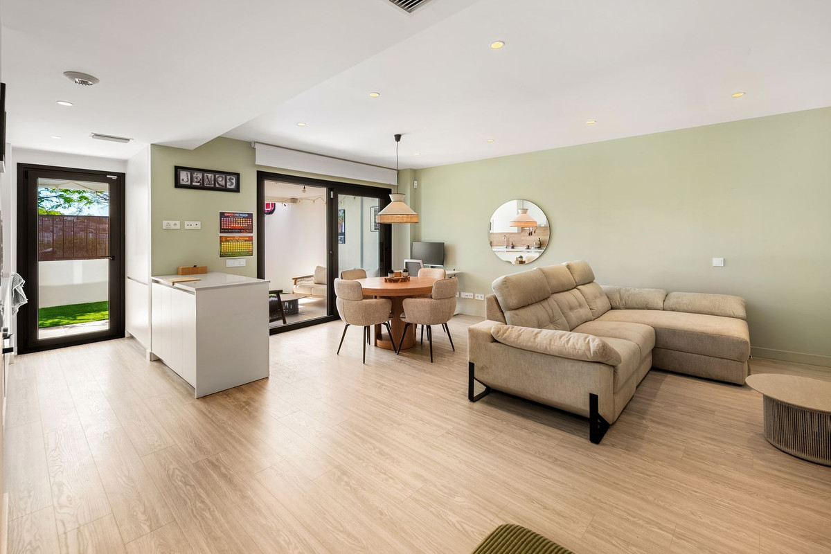 Se vende Apartamento Planta Baja de 2 dormitorios en Costa Del Sol, Málaga, España