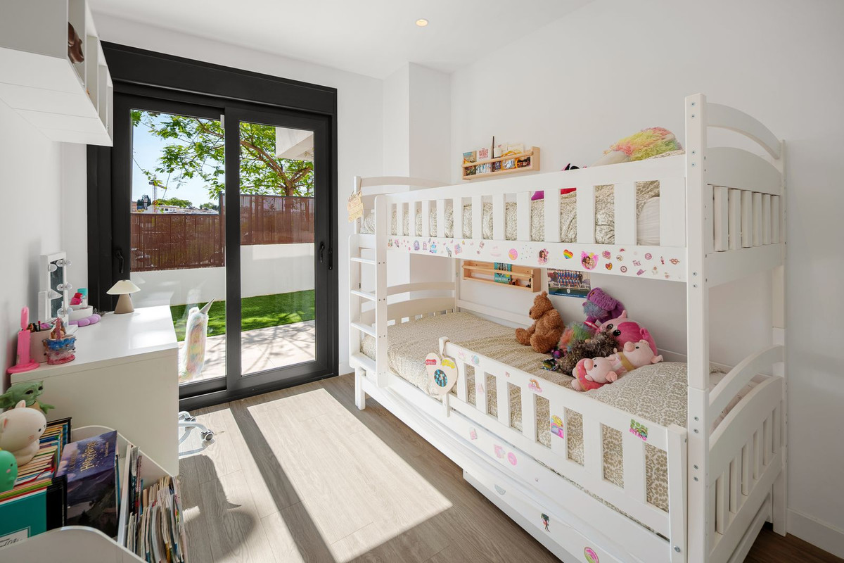 Se vende Apartamento Planta Baja de 2 dormitorios en Costa Del Sol, Málaga, España