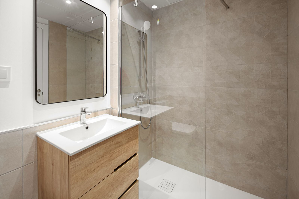 Se vende Apartamento Planta Baja de 2 dormitorios en Costa Del Sol, Málaga, España