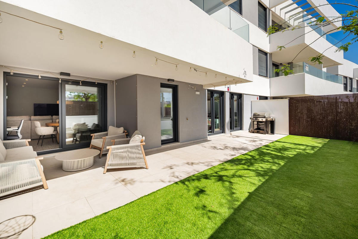 Se vende Apartamento Planta Baja de 2 dormitorios en Costa Del Sol, Málaga, España
