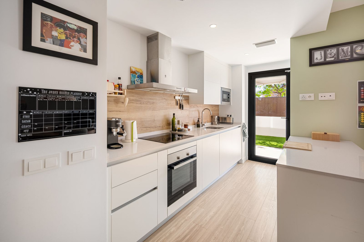 Se vende Apartamento Planta Baja de 2 dormitorios en Costa Del Sol, Málaga, España