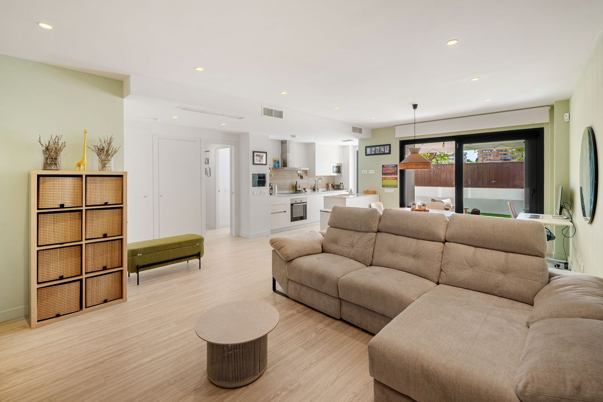 Se vende Apartamento Planta Baja de 2 dormitorios en Costa Del Sol, Málaga, España