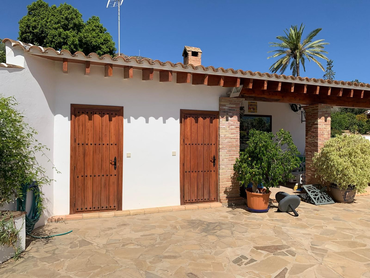 3 Bed Townhouse for sale in Alora Costa Del Sol, Málaga, Spain