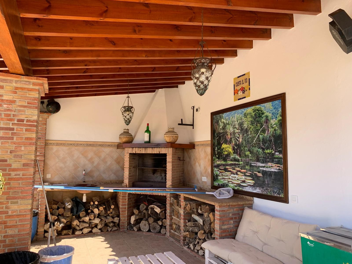 3 Bed Townhouse for sale in Alora Costa Del Sol, Málaga, Spain