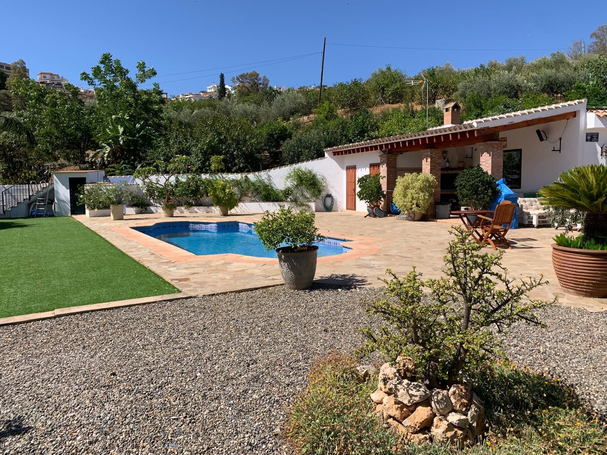 3 Bed Townhouse for sale in Alora Costa Del Sol, Málaga, Spain