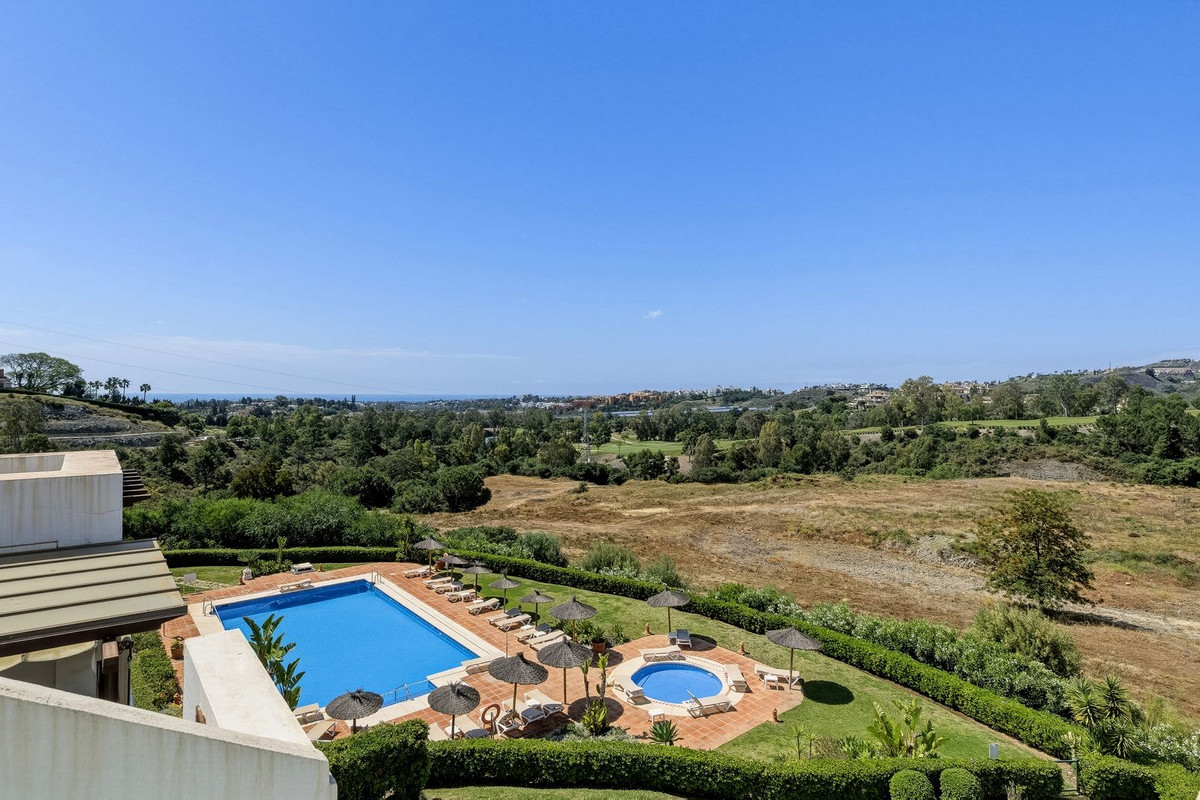 3 Bed Apartment for sale in Los Arqueros Costa Del Sol, Málaga, Spain