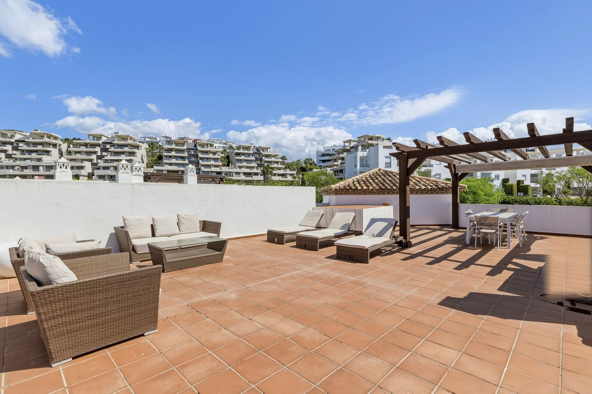 3 Bed Apartment for sale in Los Arqueros Costa Del Sol, Málaga, Spain