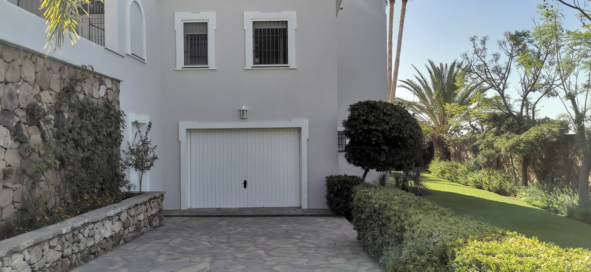 5 Bed Townhouse for sale in Estepona Costa Del Sol, Málaga, Spain