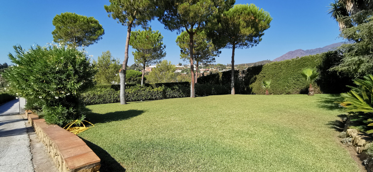 5 Bed Townhouse for sale in Estepona Costa Del Sol, Málaga, Spain