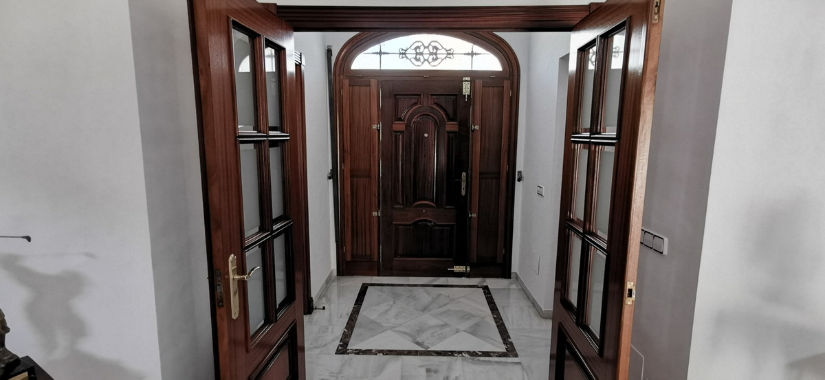 5 Bed Townhouse for sale in Estepona Costa Del Sol, Málaga, Spain