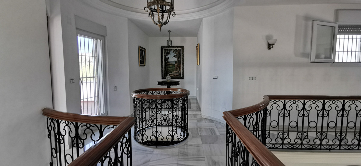 5 Bed Townhouse for sale in Estepona Costa Del Sol, Málaga, Spain