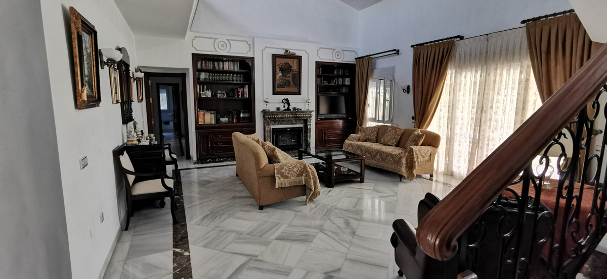 5 Bed Townhouse for sale in Estepona Costa Del Sol, Málaga, Spain