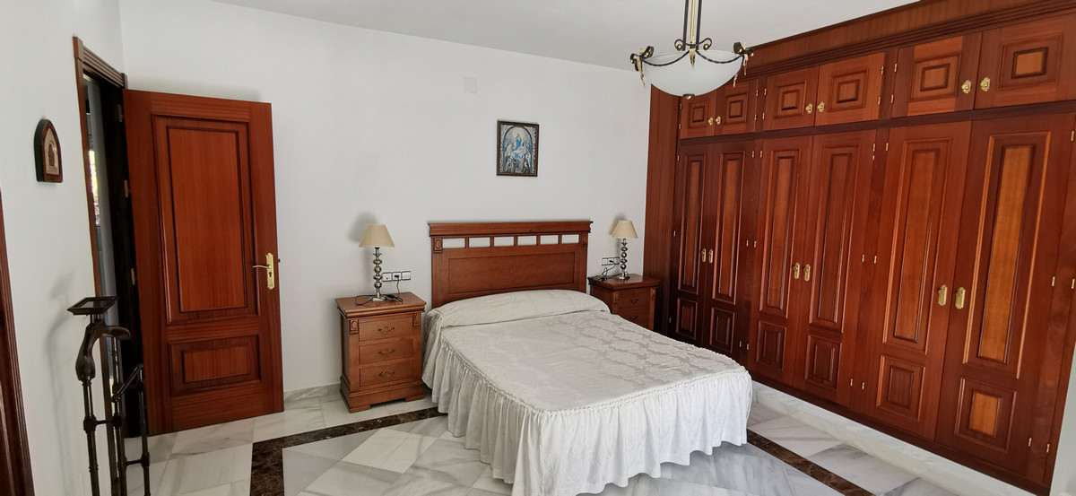 5 Bed Townhouse for sale in Estepona Costa Del Sol, Málaga, Spain