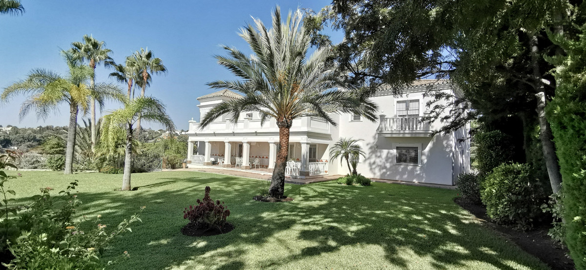 5 Bed Townhouse for sale in Estepona Costa Del Sol, Málaga, Spain
