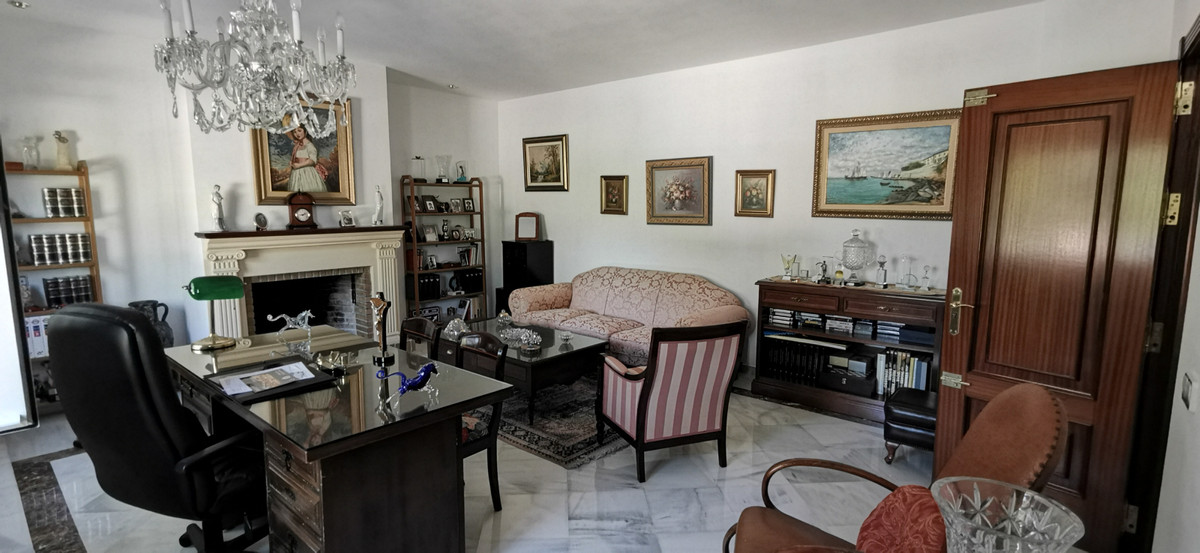 5 Bed Townhouse for sale in Estepona Costa Del Sol, Málaga, Spain