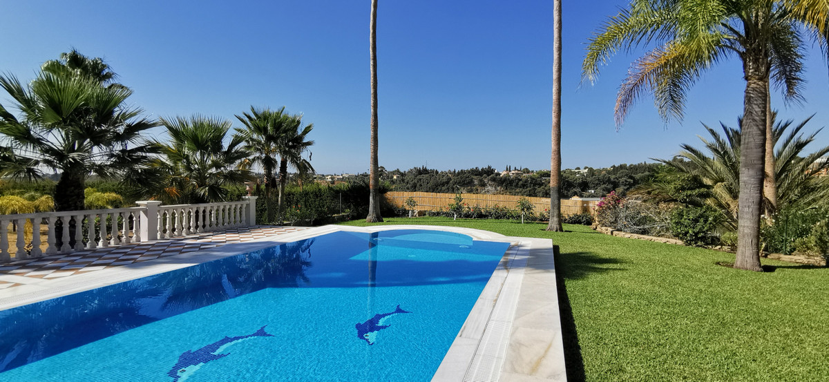 5 Bed Townhouse for sale in Estepona Costa Del Sol, Málaga, Spain
