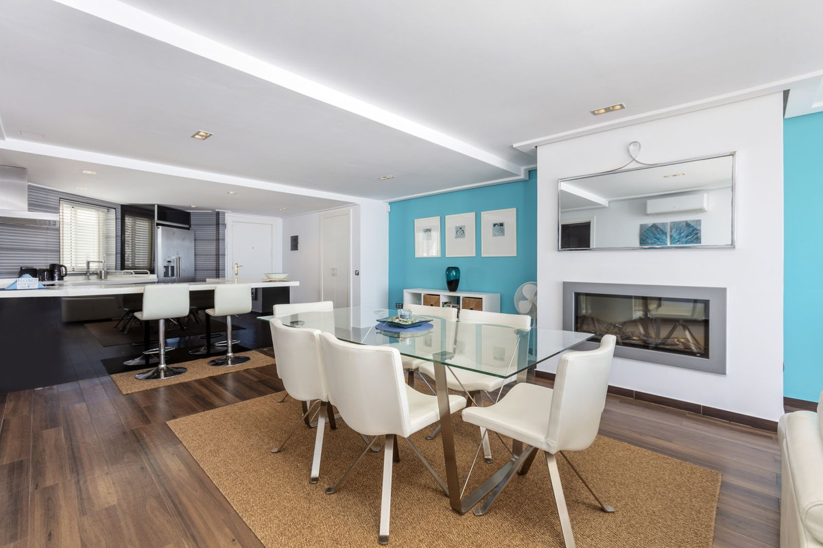 2 Bed Apartment for sale in Puerto Banús Costa Del Sol, Málaga, Spain