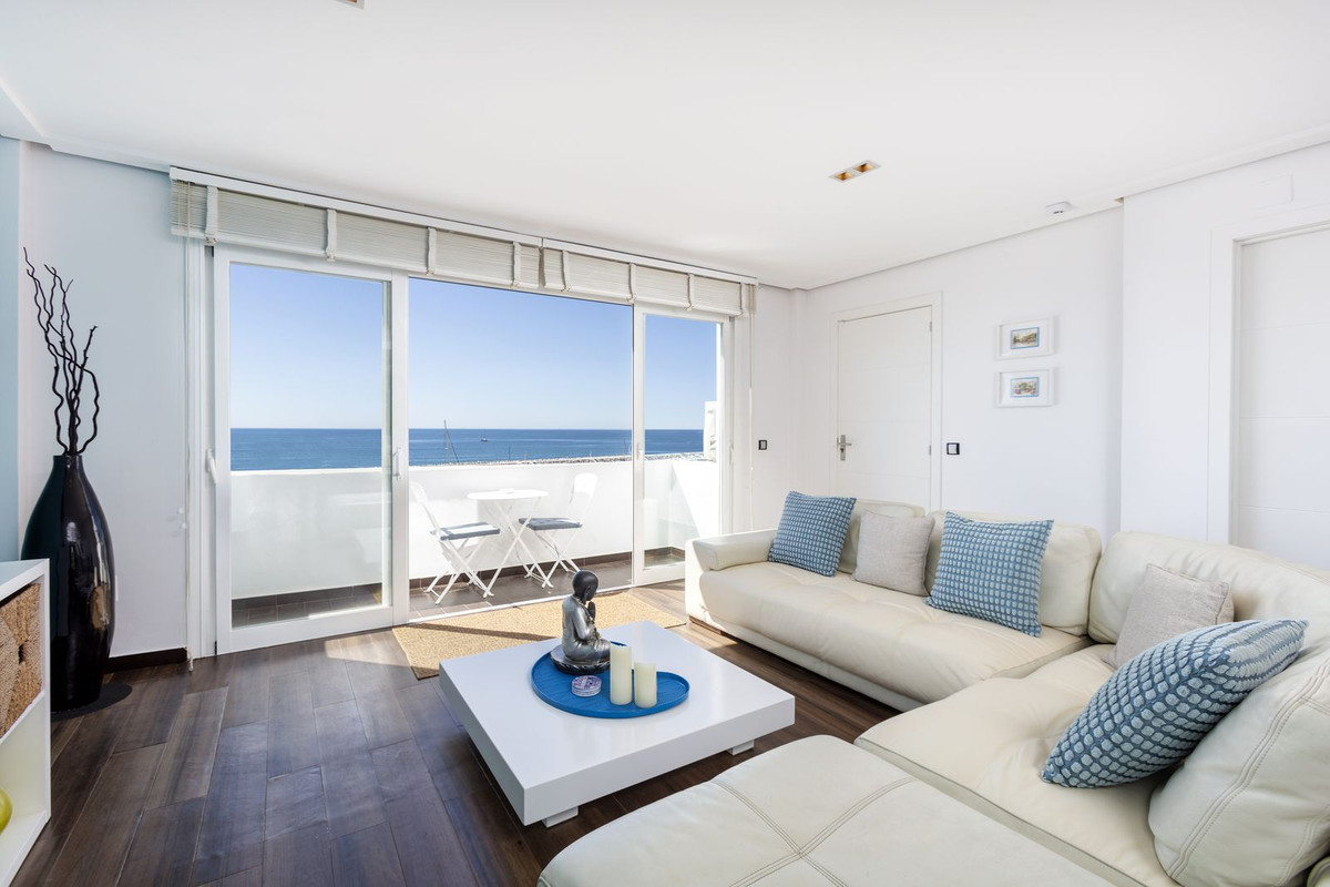2 Bed Apartment for sale in Puerto Banús Costa Del Sol, Málaga, Spain