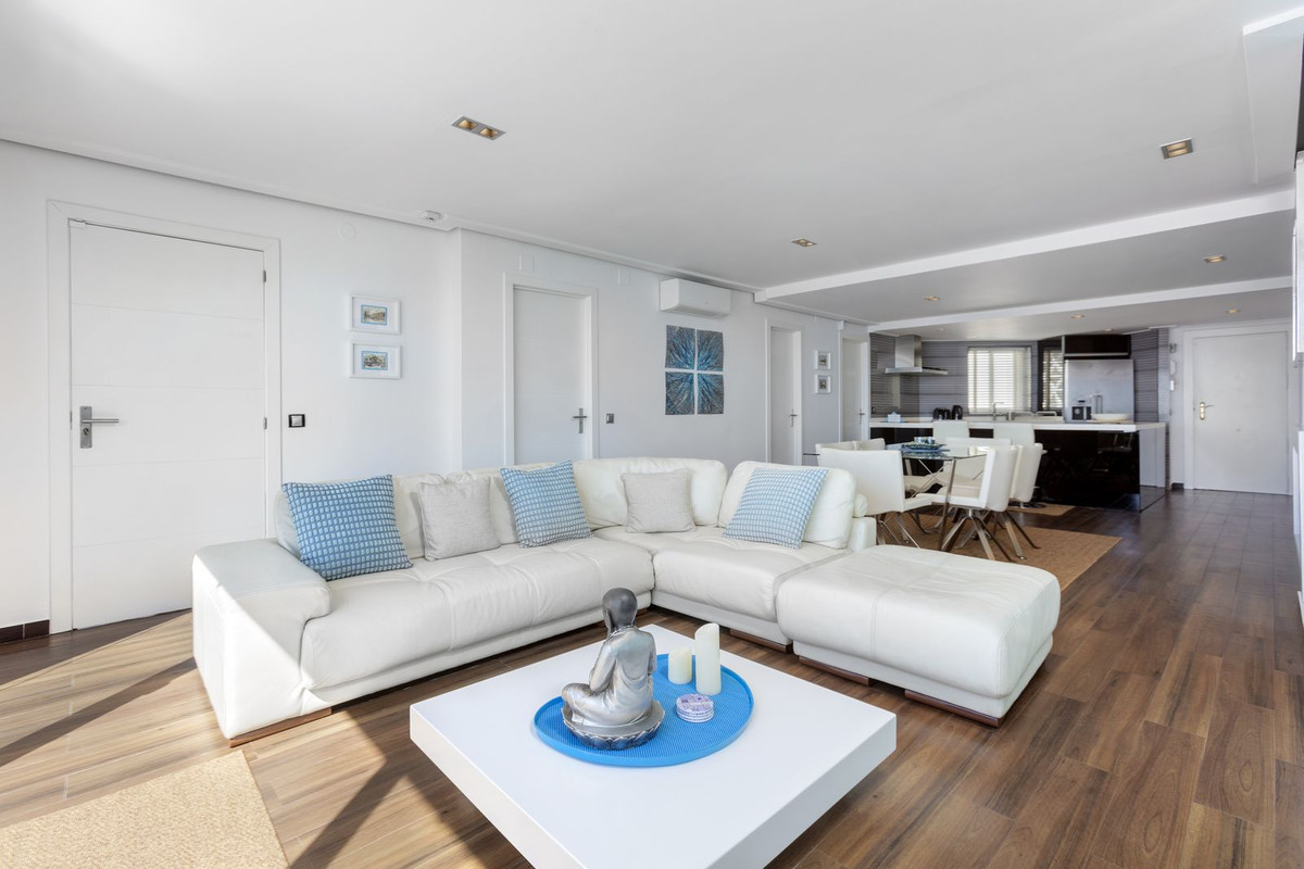 2 Bed Apartment for sale in Puerto Banús Costa Del Sol, Málaga, Spain