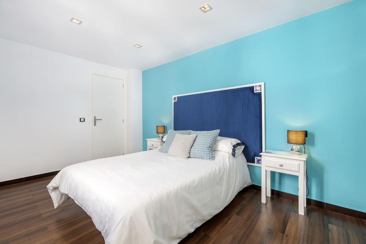 2 Bed Apartment for sale in Puerto Banús Costa Del Sol, Málaga, Spain